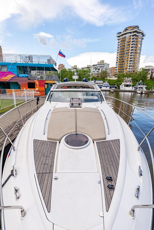 Аренда моторной яхты Fairline Targa 44 в Москве